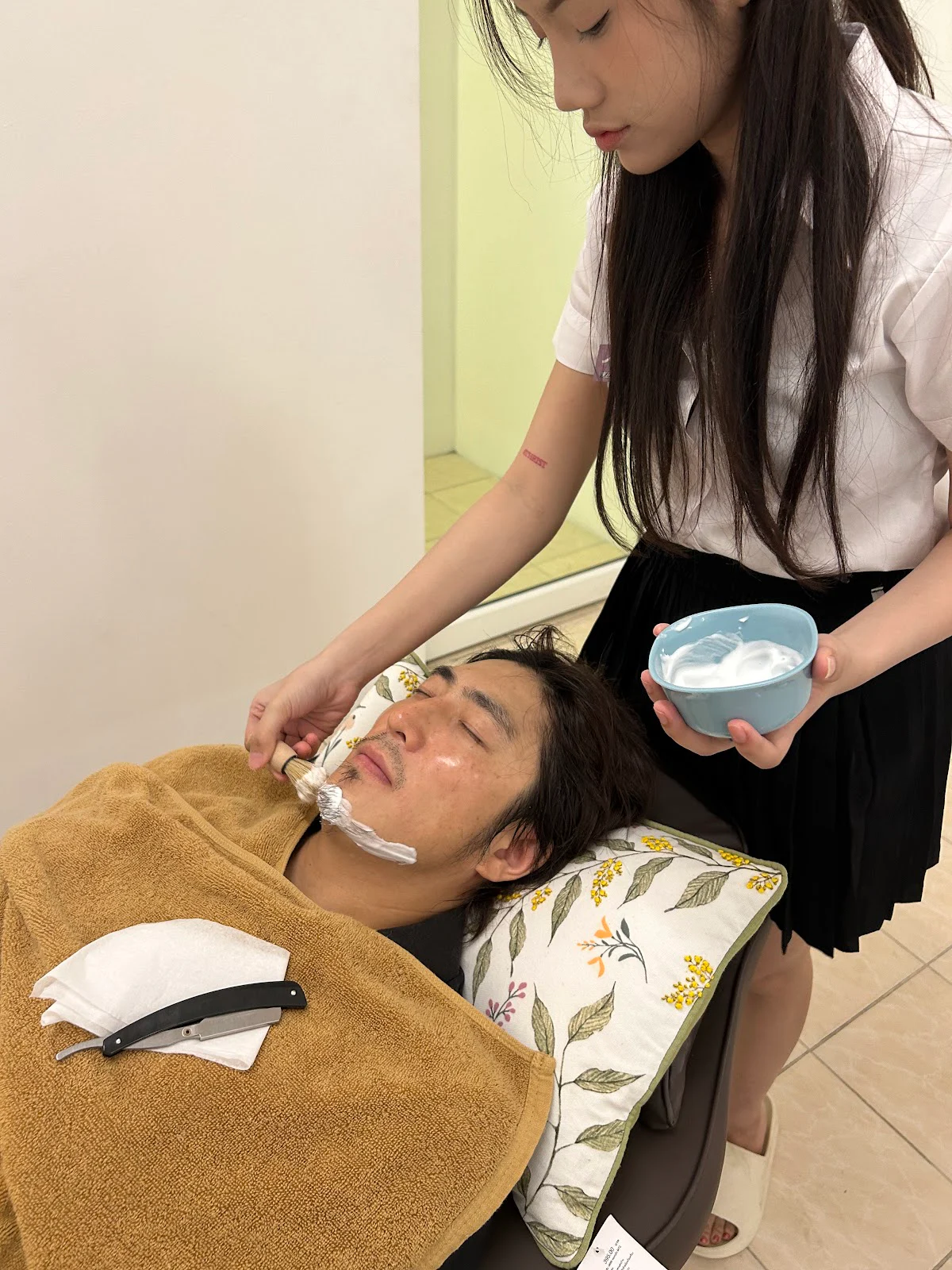 샤르르 이발소 얼굴 클렌징