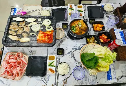 넘버원 뼈해장국 대패삼겹살 사진으로 미리 보기 2